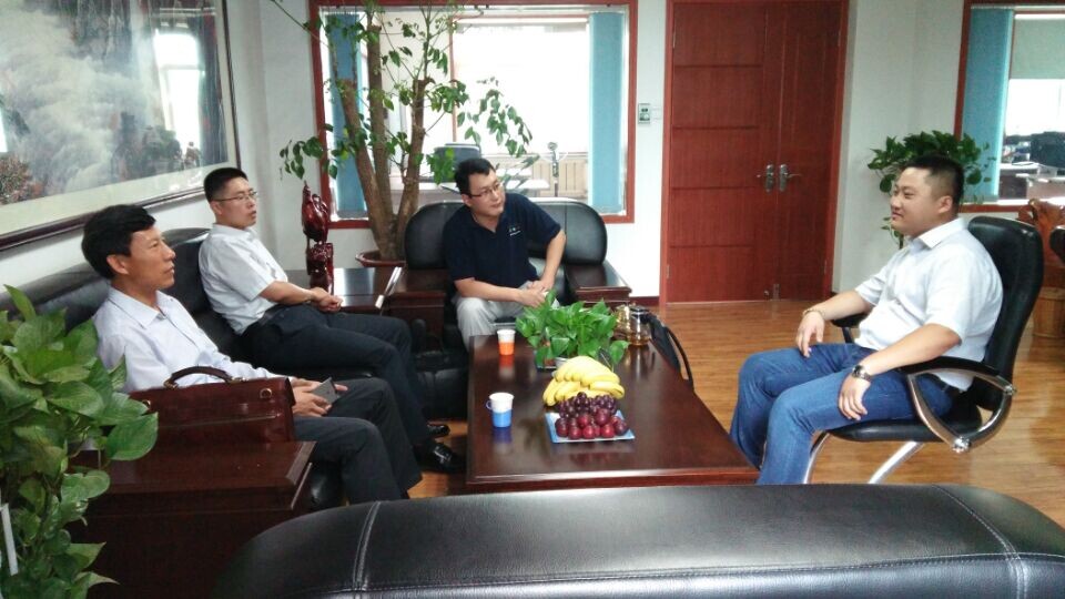 舍弗勒貿(mào)易（上海）有限公司北方區(qū)銷售總監(jiān)安軍民先生一行蒞臨濟南鴻慷機電參觀指導(dǎo)工作